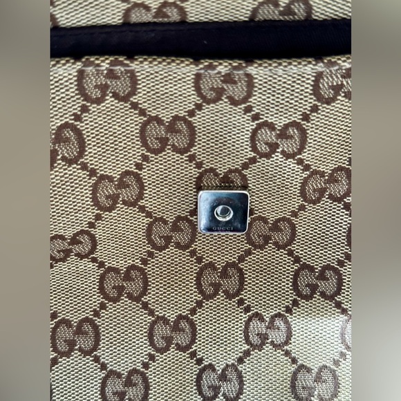 Gucci Belt Bag / Chest Bag - Picture 12 of 13